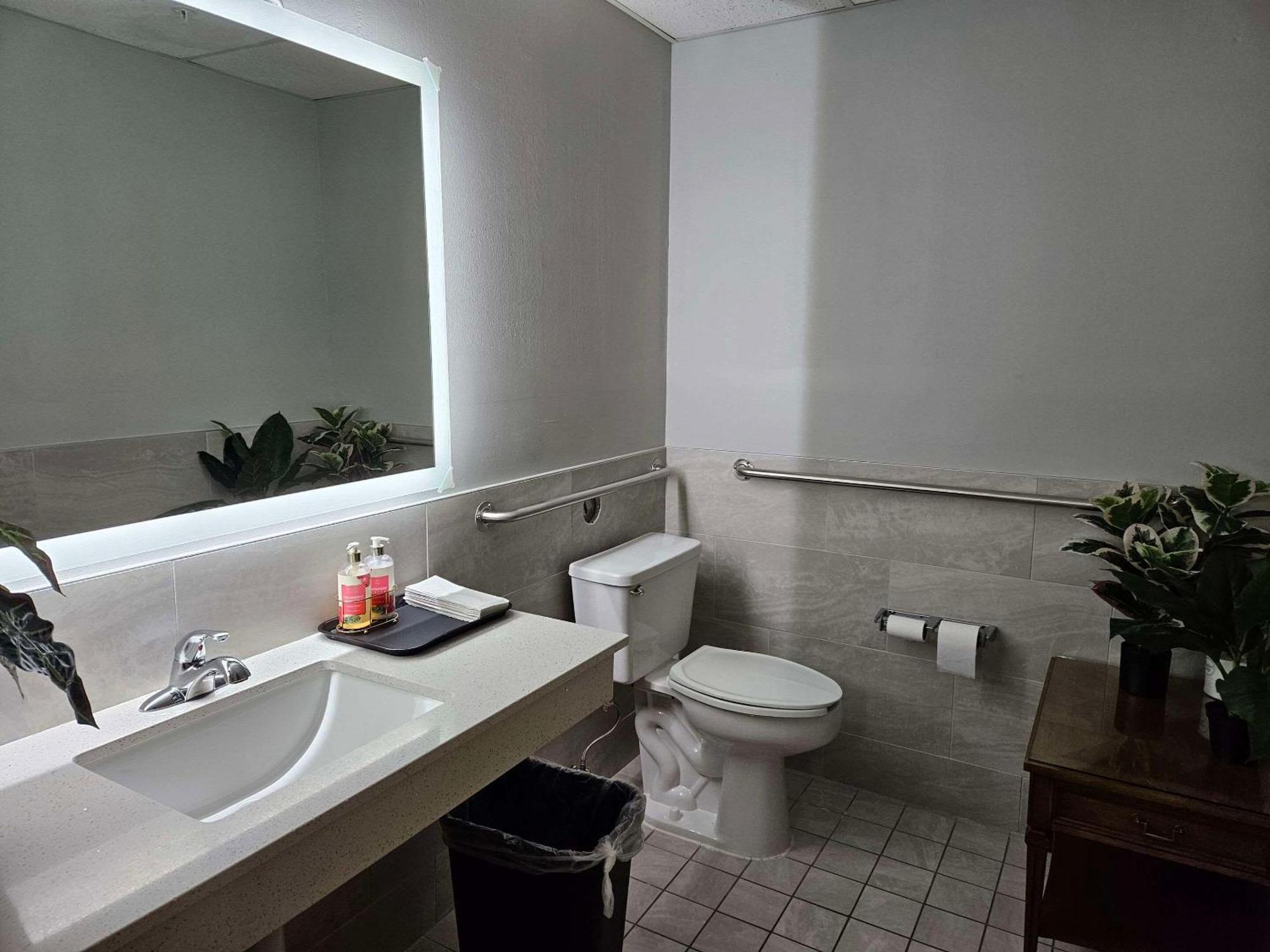 Quality Inn Tulalip - Мерисвил Екстериор снимка